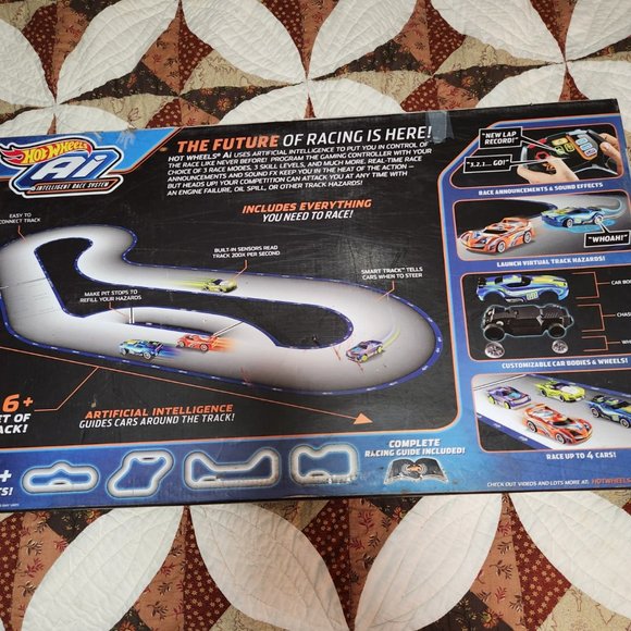 Like New! Great Shape! HOT WHEELS Ai Intelligent Race System SMART CARS RACE SET